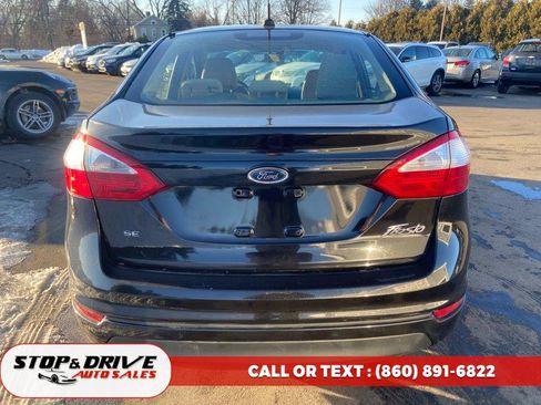 Used 2014 Ford Fiesta SE w/ Comfort Package image 4