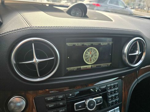 Used 2014 Mercedes-Benz SL 550 image 22