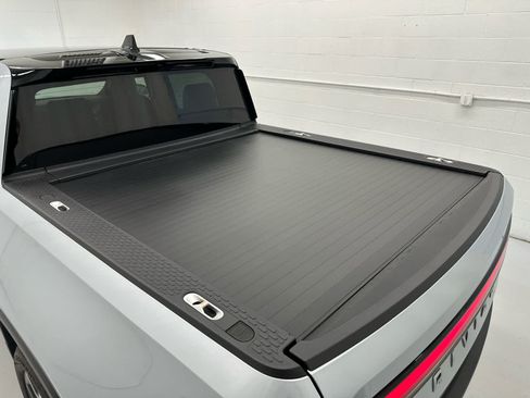 Used 2025 Rivian R1T Adventure Dual AWD/4WD image 43