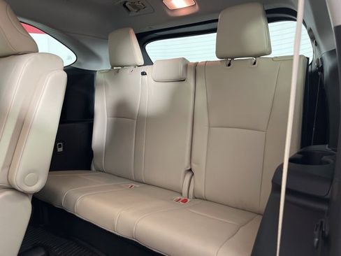 Certified 2022 Toyota Highlander XLE image 16
