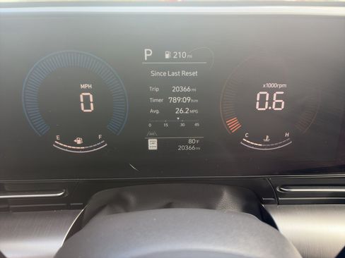 Used 2025 Hyundai Kona SEL FWD image 13