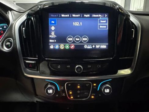 Used 2022 Chevrolet Traverse RS FWD image 10
