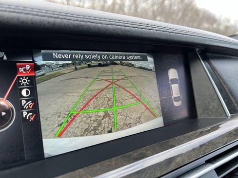 Used 2015 BMW 750i xDrive image 15