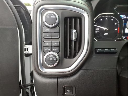Used 2021 GMC Sierra 1500 AT4 w/ AT4 Premium Package AWD/4WD image 20