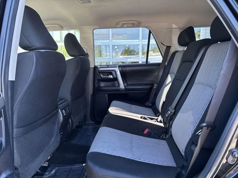 Used 2014 Toyota 4Runner SR5 AWD/4WD image 7