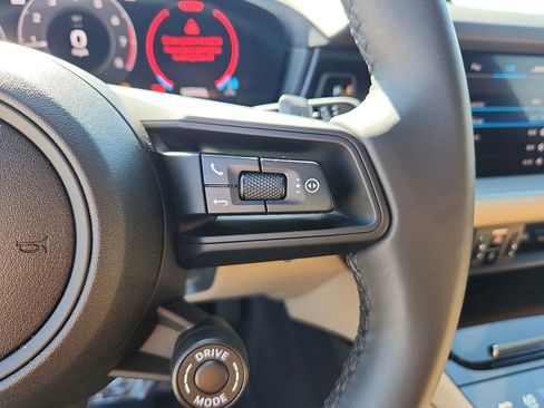 Certified 2025 Porsche Cayenne image 21