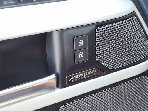 Certified 2023 Land Rover Defender 110 SE image 25