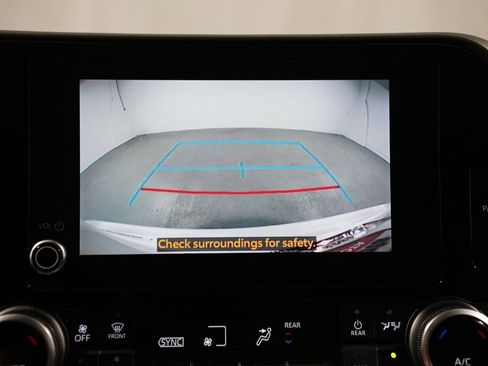 Used 2023 Toyota Highlander L FWD image 20