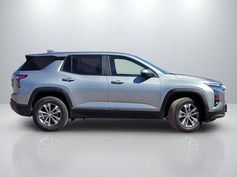 Used 2025 Chevrolet Equinox LT w/ Safety and Technology Package image 3