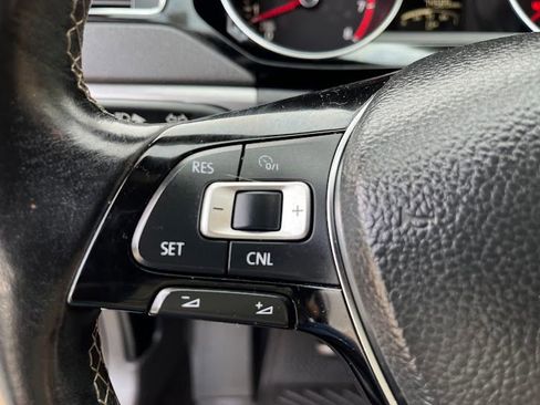 Used 2016 Volkswagen Jetta Sport image 14