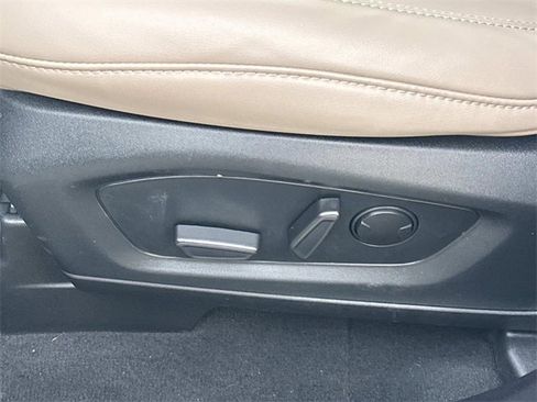 Used 2022 Ford Explorer XLT w/ Equipment Group 202A image 23