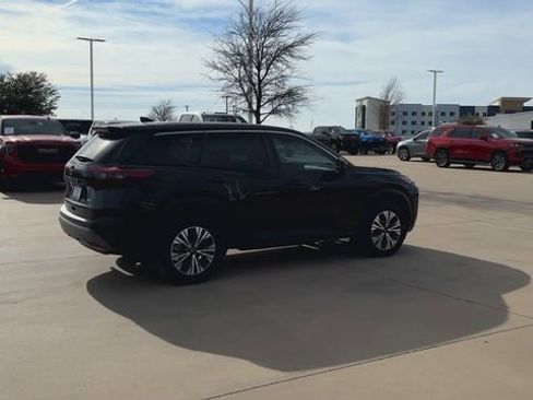 Used 2022 Nissan Rogue SV image 9