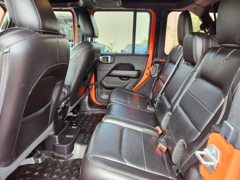 Used 2020 Jeep Wrangler Unlimited Sahara AWD/4WD image 16
