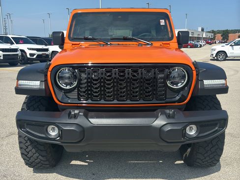 Used 2025 Jeep Wrangler Unlimited Sport AWD/4WD image 3