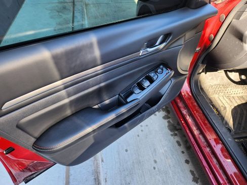 Used 2024 Nissan Altima 2.5 SR w/ SR Premium Package image 14