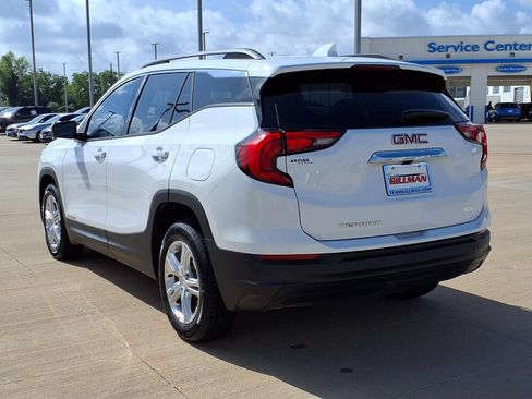 Used 2019 GMC Terrain SLE w/ Driver Convenience Package FWD image 2