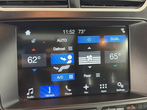 Used 2017 Ford Explorer XLT w/ Equipment Group 202A AWD/4WD image 21