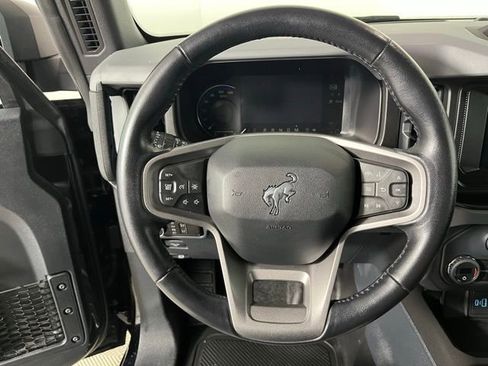 Used 2023 Ford Bronco Black Diamond w/ Sasquatch Package image 12