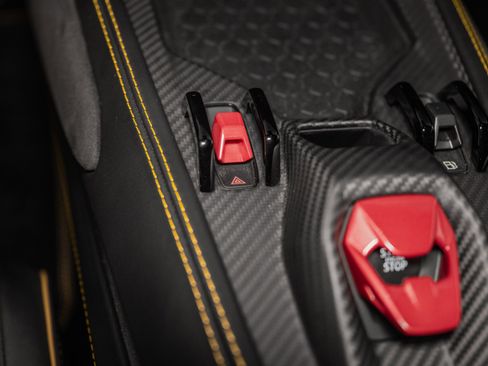 Used 2024 Lamborghini Revuelto image 48