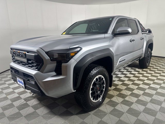 Used 2026 Toyota Tacoma TRD Off-Road AWD/4WD image 3