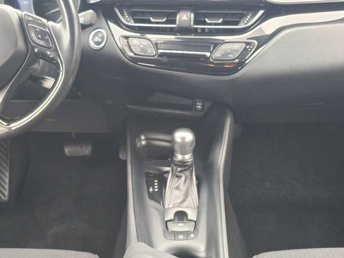 Used 2018 Toyota C-HR XLE FWD image 13