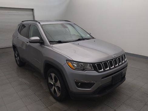 Used 2019 Jeep Compass Latitude w/ Cold Weather Group AWD/4WD image 13