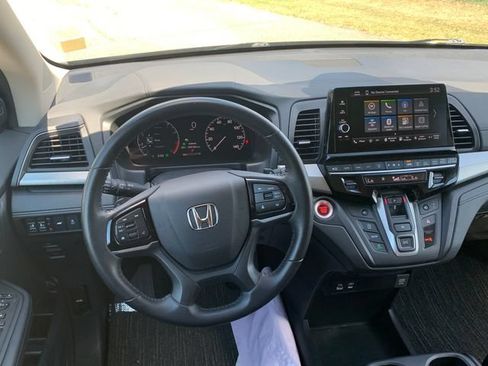 Used 2025 Honda Odyssey EX-L image 16