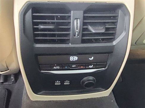 Used 2019 BMW 330i xDrive Sedan w/ Premium Package image 28