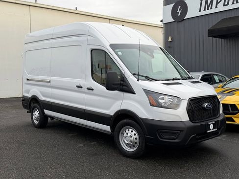 Used 2025 Ford Transit 250 148 High Roof AWD image 2
