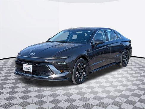 Used 2025 Hyundai Sonata SEL image 3