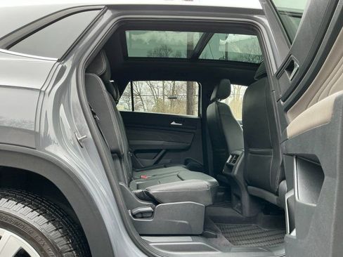Used 2021 Volkswagen Atlas Cross Sport SE w/ Panoramic Sunroof Package image 13