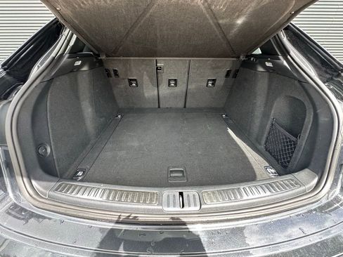 Certified 2024 Porsche Macan image 40