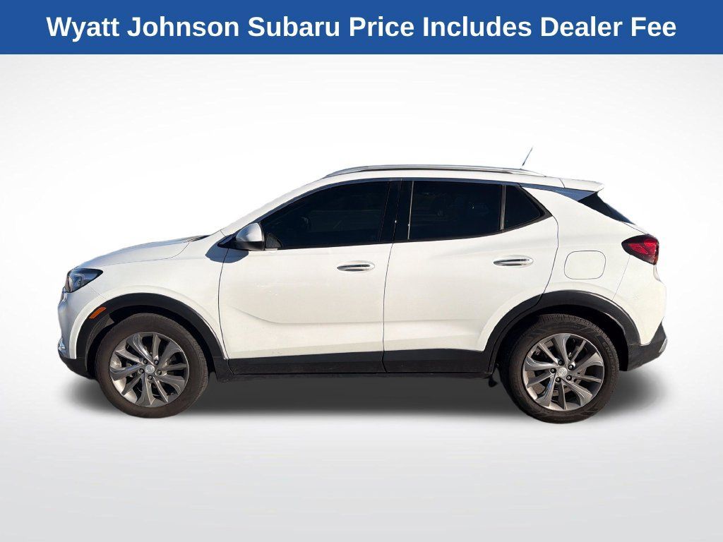Used 2022 Buick Encore GX Essence w/ Experience Buick Package FWD image 3