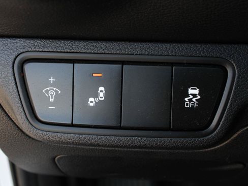 Used 2023 Kia Forte LXS w/ LXS Technology Package FWD image 9