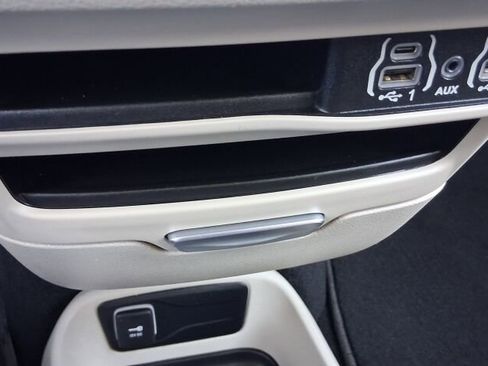 Used 2023 Chrysler Voyager LX FWD image 35