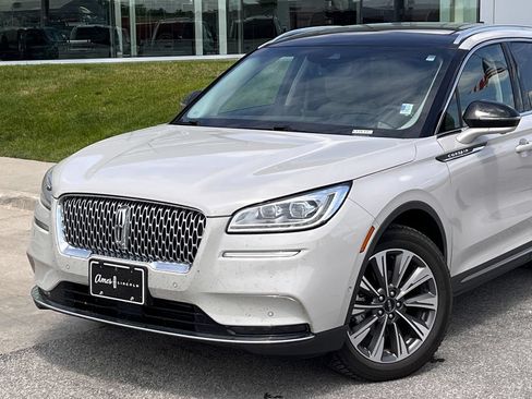 Used 2022 Lincoln Corsair Reserve w/ Equipment Group 201A AWD/4WD image 2