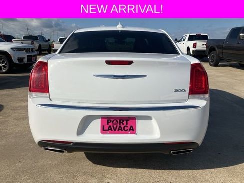 Used 2023 Chrysler 300 Touring image 6