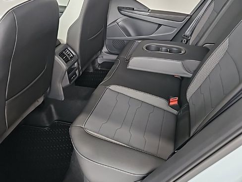 New 2026 Volkswagen Taos SE image 22