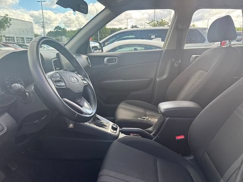 Used 2021 Hyundai Venue SEL FWD image 22