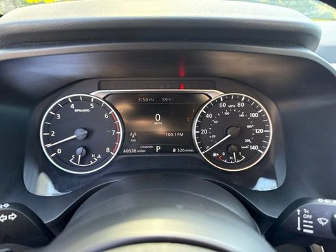 Used 2024 Nissan Rogue SV FWD image 16