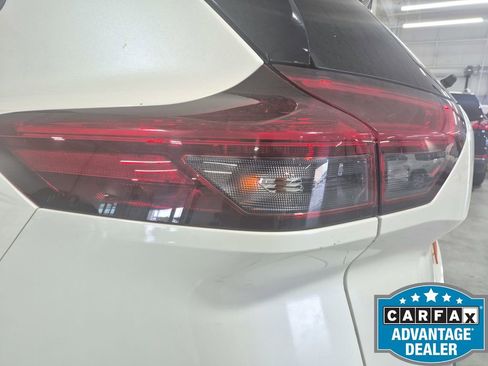 Used 2021 Nissan Rogue SL FWD image 32