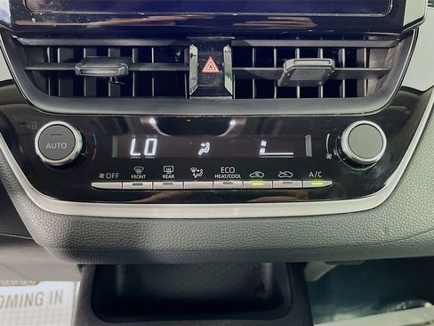 Used 2025 Toyota Corolla LE FWD image 22