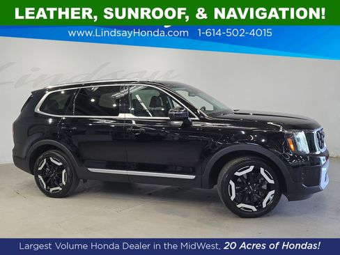 Used 2023 Kia Telluride EX w/ EX Captain's Chair Package FWD image 3
