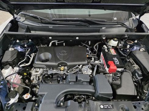 Used 2022 Toyota RAV4 XLE Premium image 27