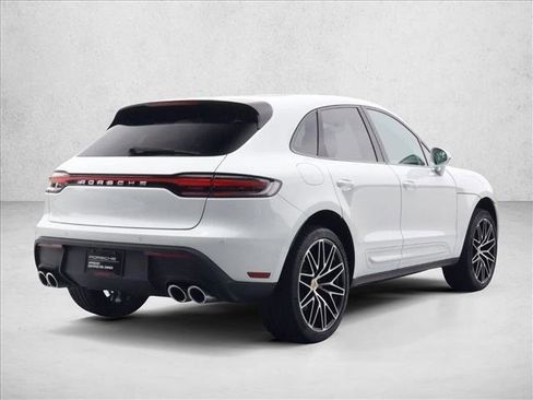 Certified 2025 Porsche Macan AWD/4WD image 9