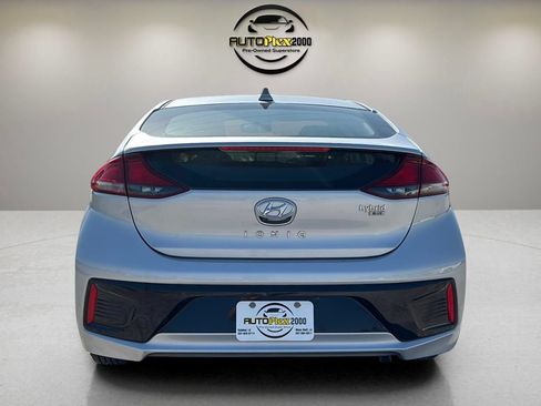 Used 2018 Hyundai Ioniq Blue FWD image 4