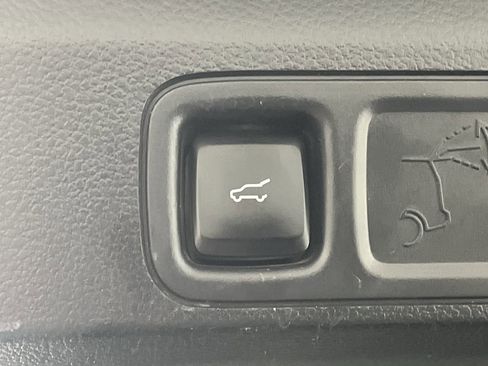 Used 2024 Ford Expedition XLT image 35