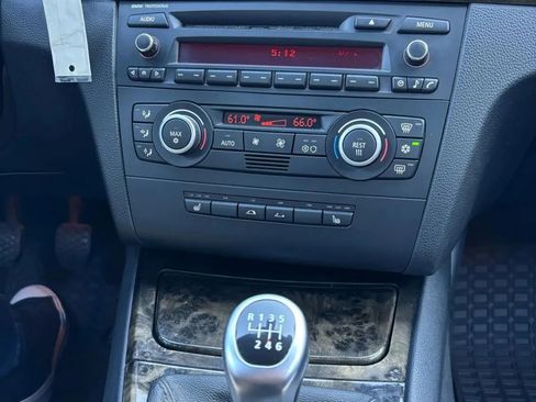 Used 2009 BMW 128i Convertible image 23