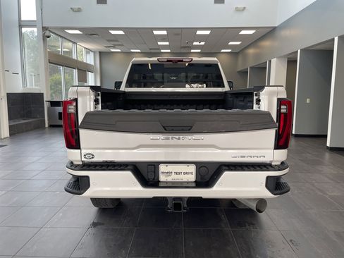 Used 2024 GMC Sierra 2500 Denali Ultimate AWD/4WD image 38