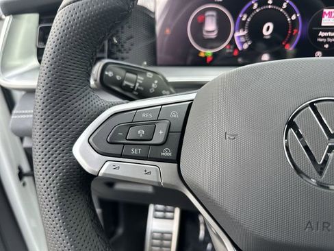 New 2026 Volkswagen Tiguan SE R-Line image 17